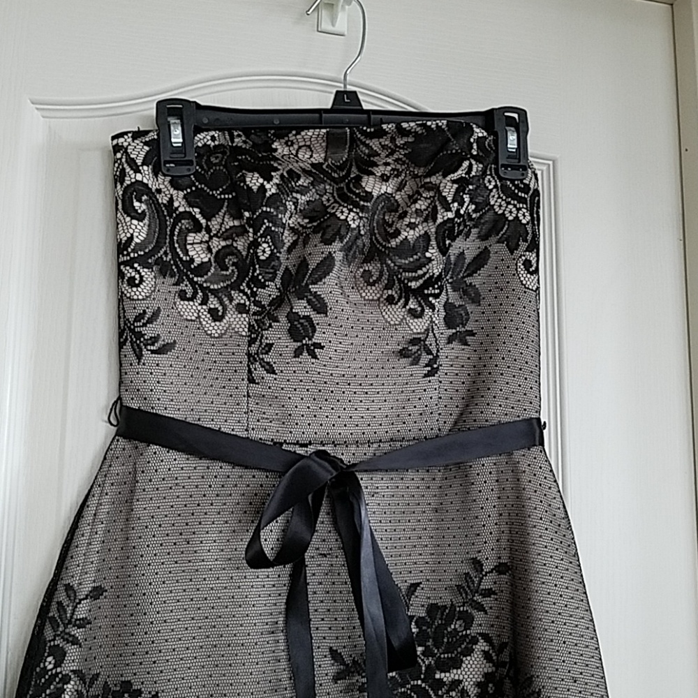 White House Black Market Strapless Lace Dress